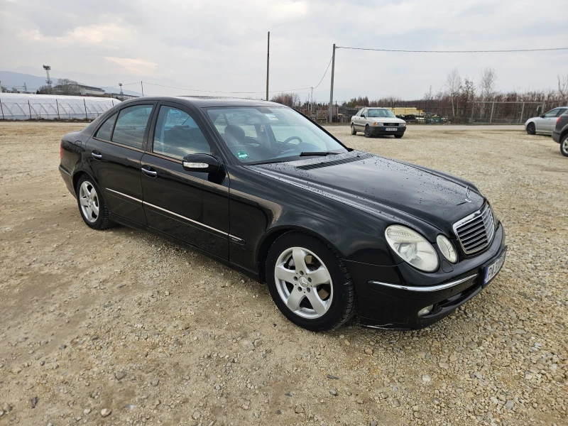 Mercedes-Benz E 220 Avantgarde, снимка 3 - Автомобили и джипове - 49302752