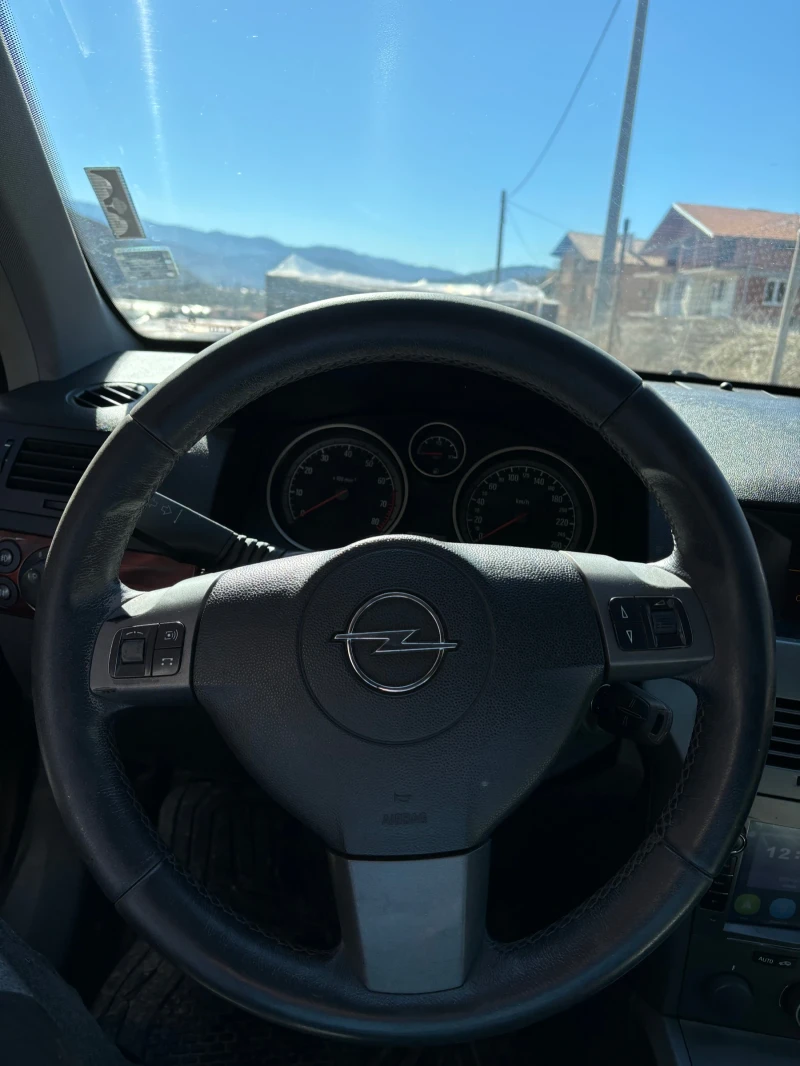 Opel Astra 1.4 бензин, снимка 10 - Автомобили и джипове - 49379061