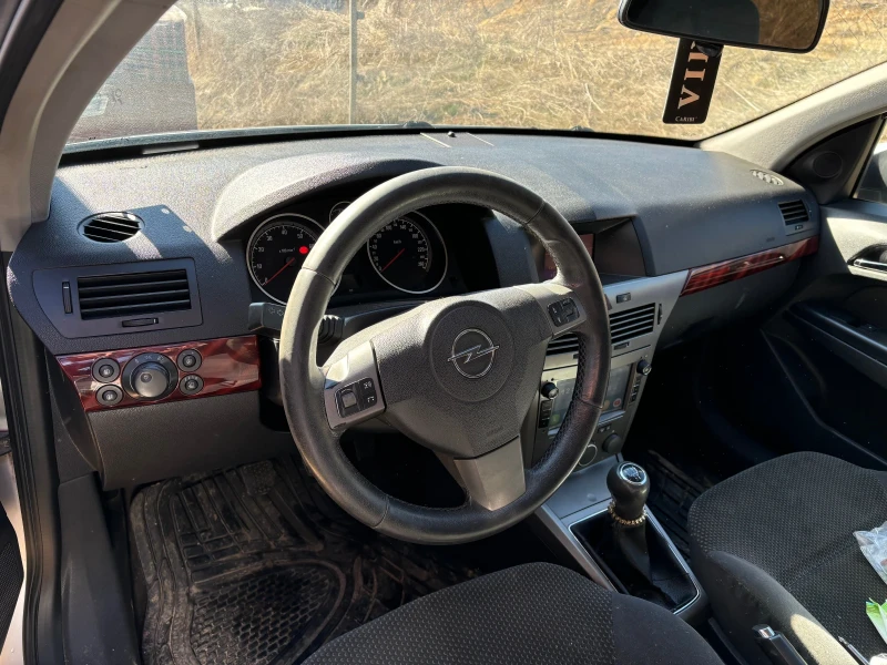 Opel Astra 1.4 бензин, снимка 7 - Автомобили и джипове - 49379061