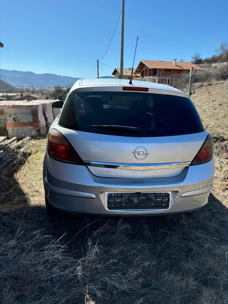 Opel Astra 1.4 бензин, снимка 2 - Автомобили и джипове - 49379061