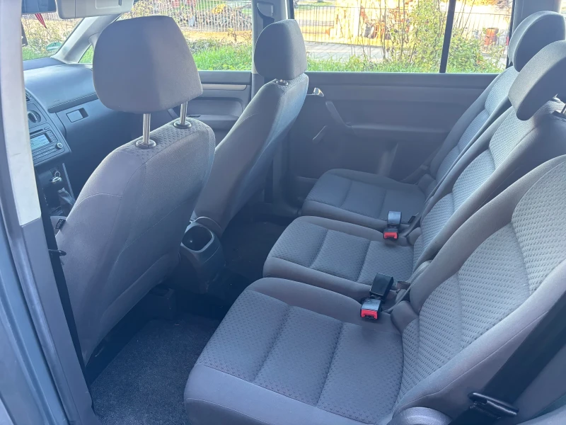 VW Touran, снимка 9 - Автомобили и джипове - 52588409