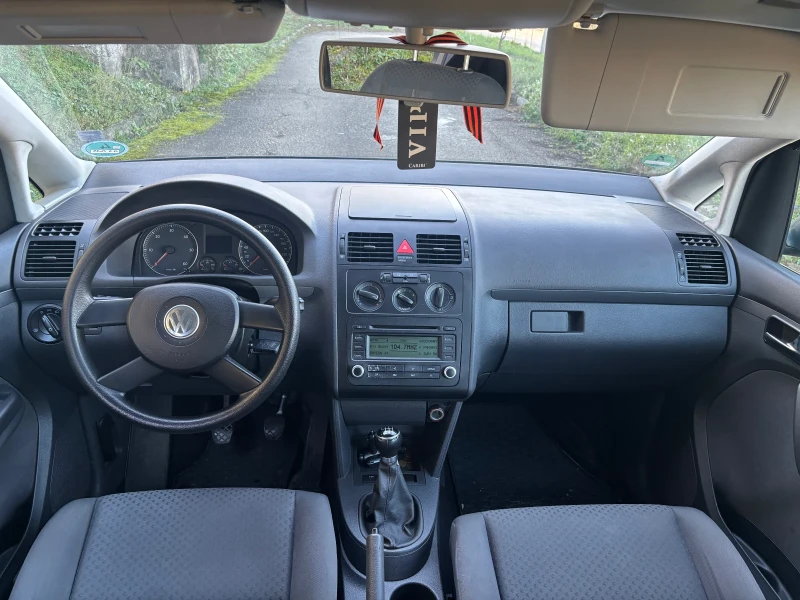 VW Touran, снимка 7 - Автомобили и джипове - 52588409