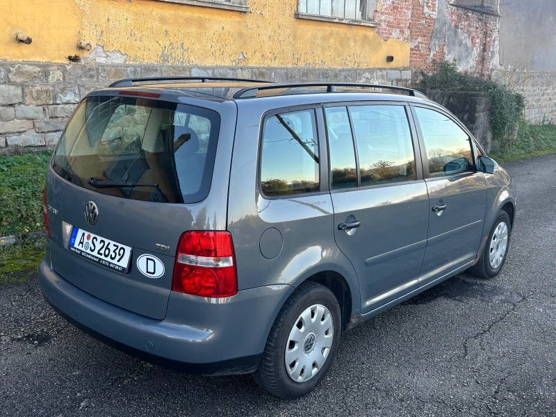 VW Touran, снимка 3 - Автомобили и джипове - 52588409