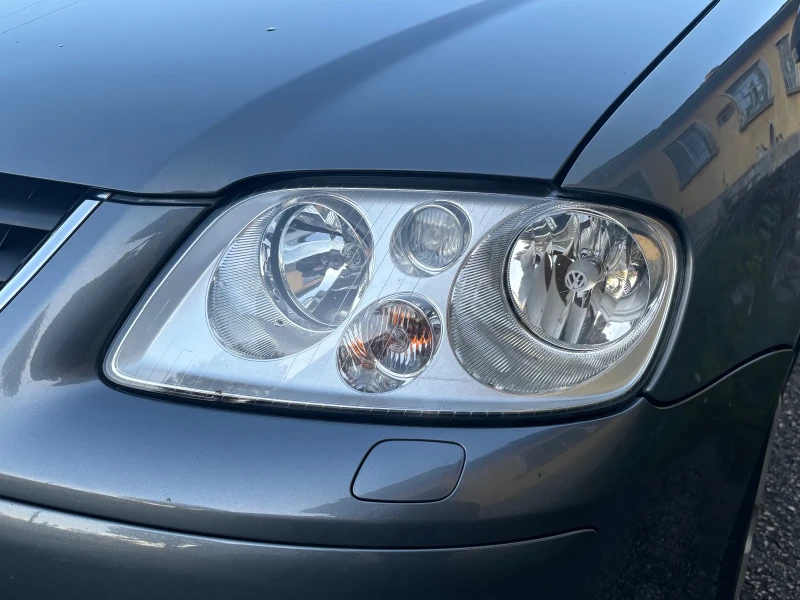 VW Touran, снимка 5 - Автомобили и джипове - 52588409