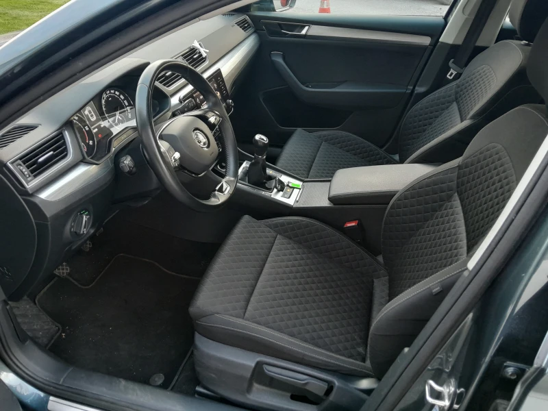 Skoda Superb 2.0 TDI/ 6МТ, снимка 6 - Автомобили и джипове - 52664630