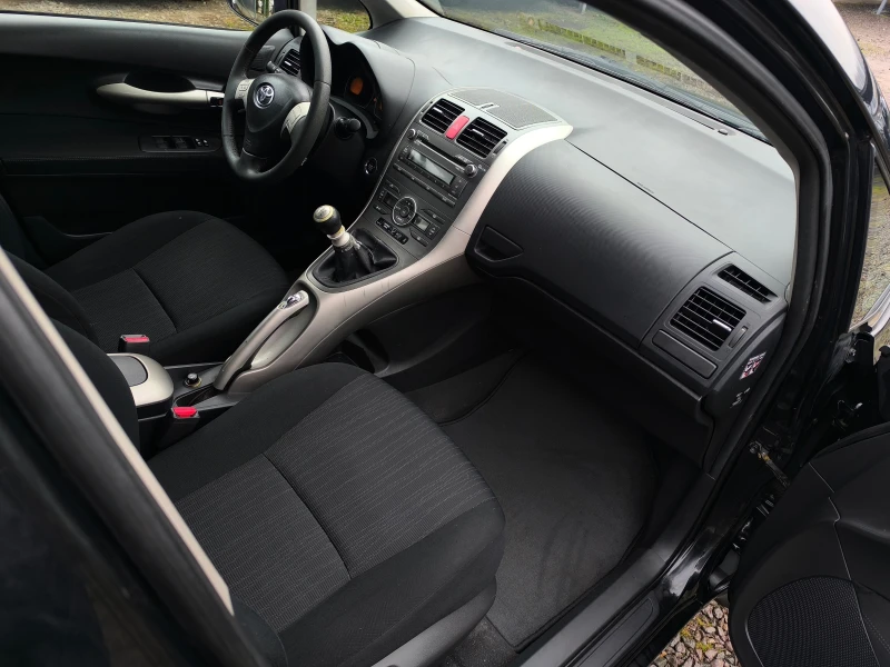 Toyota Auris 1.6VVTi-132кс(VALVEMATIC)-6 скорости-КЛИМАТРОНИК-, снимка 14 - Автомобили и джипове - 53287021