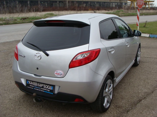 Mazda 2 1.6, снимка 4 - Автомобили и джипове - 53427768