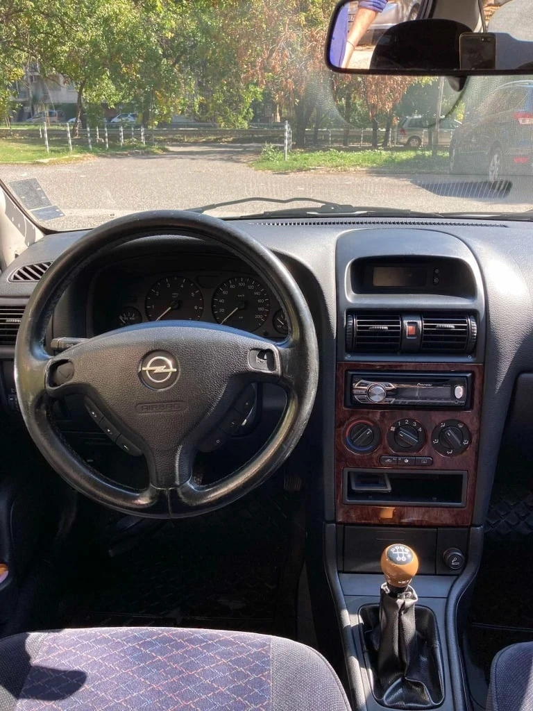 Opel Astra 1.4 16V, снимка 9 - Автомобили и джипове - 54957320