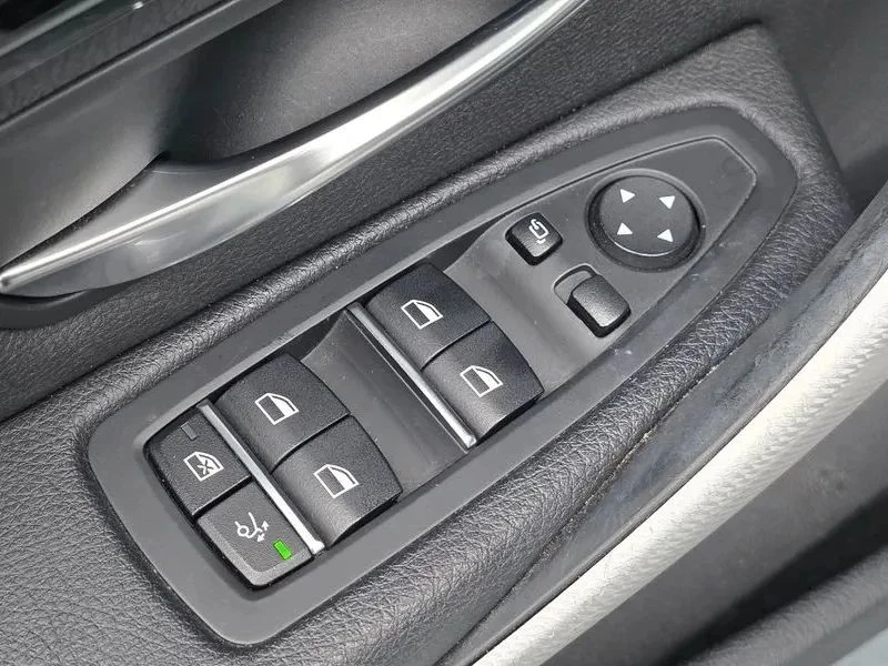 BMW 320, снимка 14 - Автомобили и джипове - 56690109