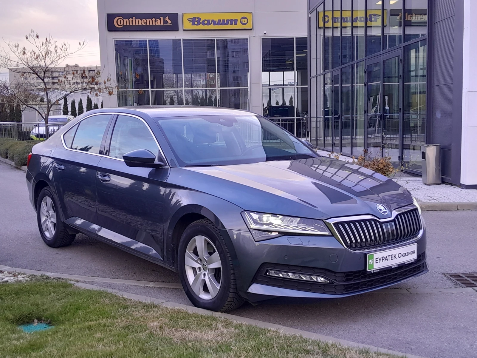 Skoda Superb 2.0 TDI/ 6МТ - изображение 2