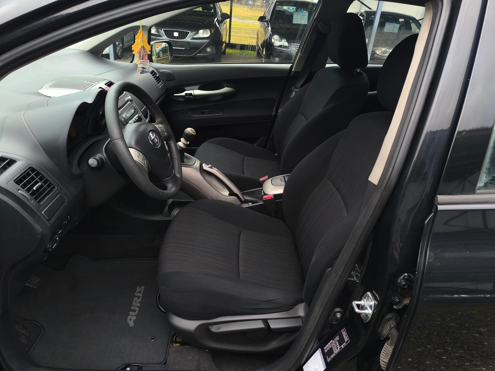 Toyota Auris 1.6VVTi-132кс(VALVEMATIC)-6 скорости-КЛИМАТРОНИК- - изображение 9