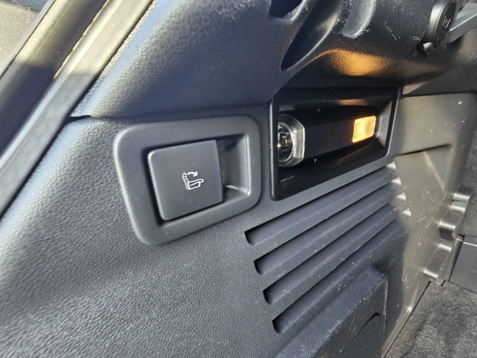 Peugeot 3008 1.6 hdi/ 112�.�./ HEAD UP/ PANORAMA/ NAVI | Mobile.bg � ����������� 15