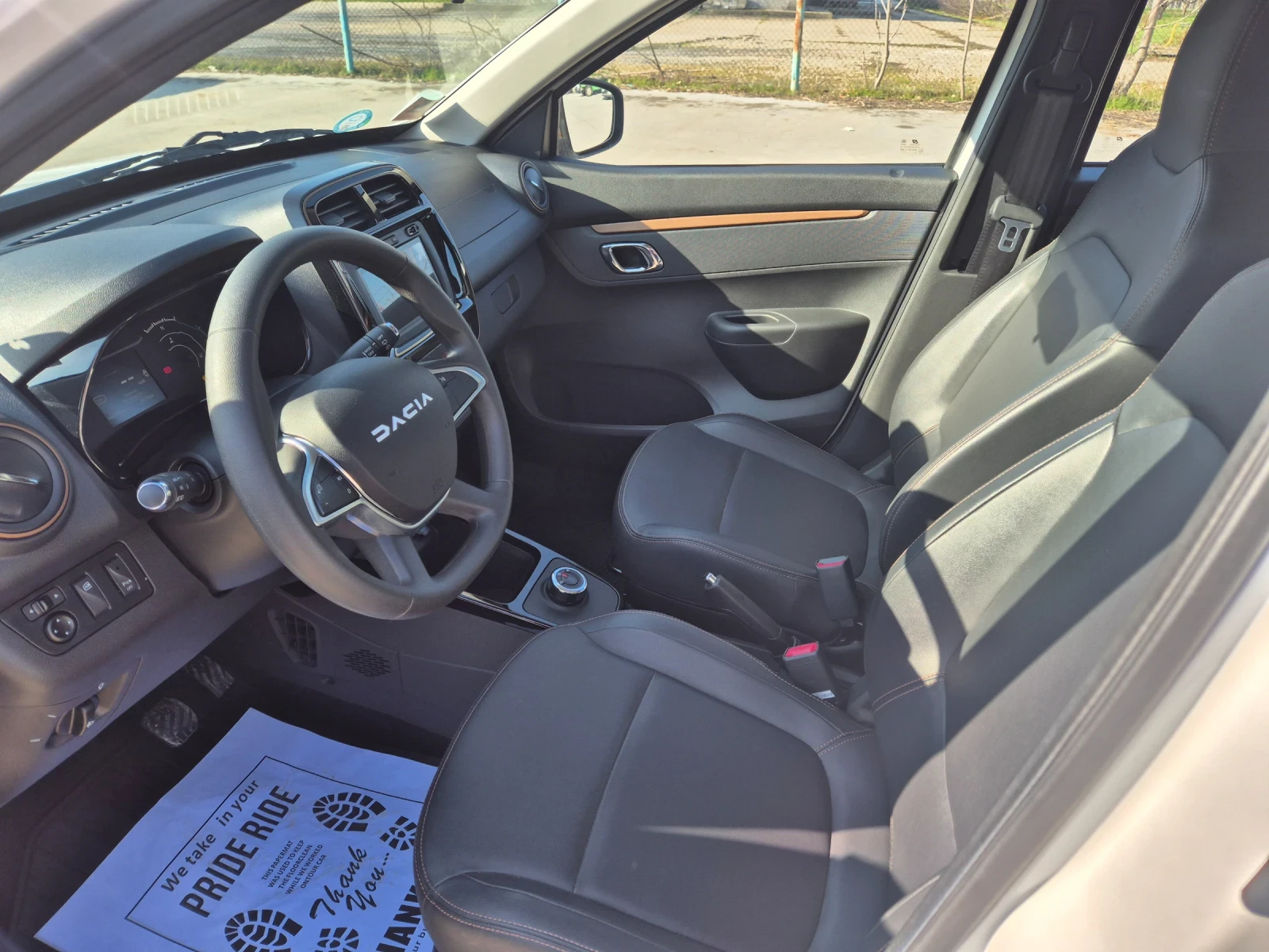 Dacia Spring Ecstrim 65кс, снимка 9 - Автомобили и джипове - 53836529