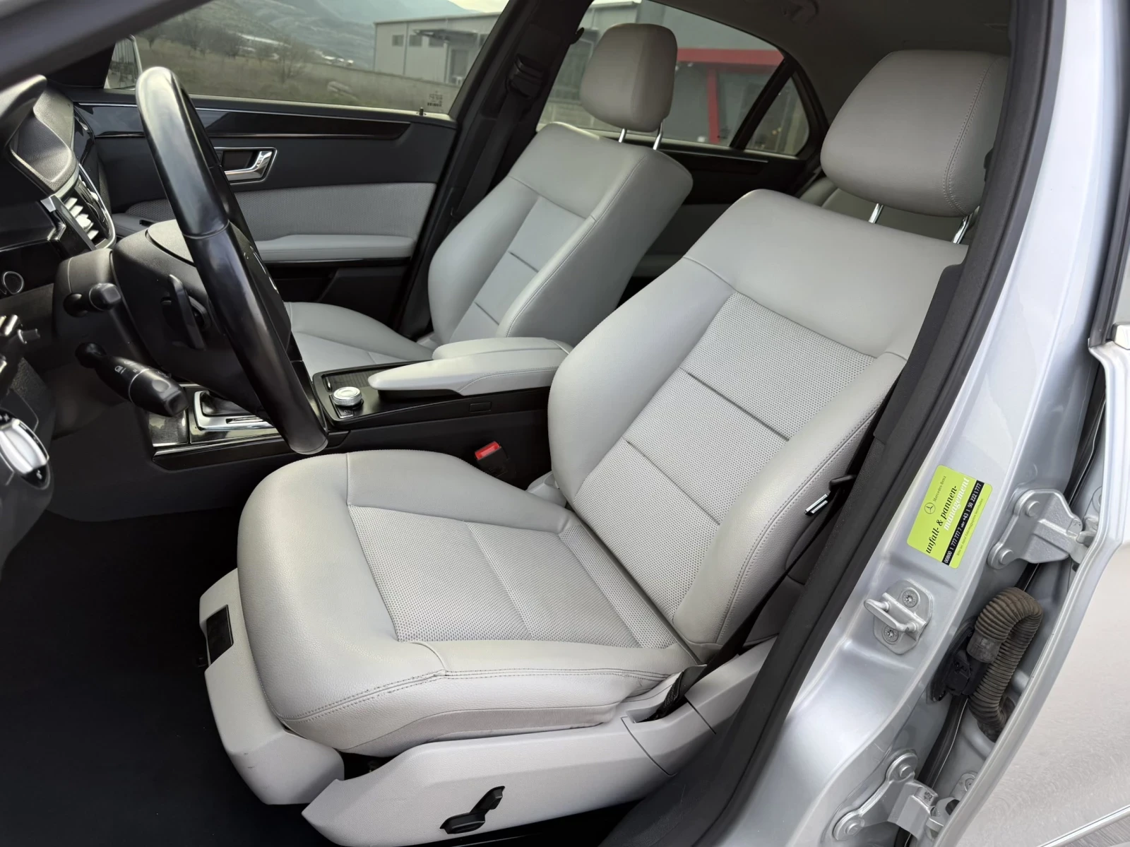 Mercedes-Benz E 250 CDI / LED / AVANTGARDE / KOJA / NAVI / XENON , снимка 10 - Автомобили и джипове - 53878279