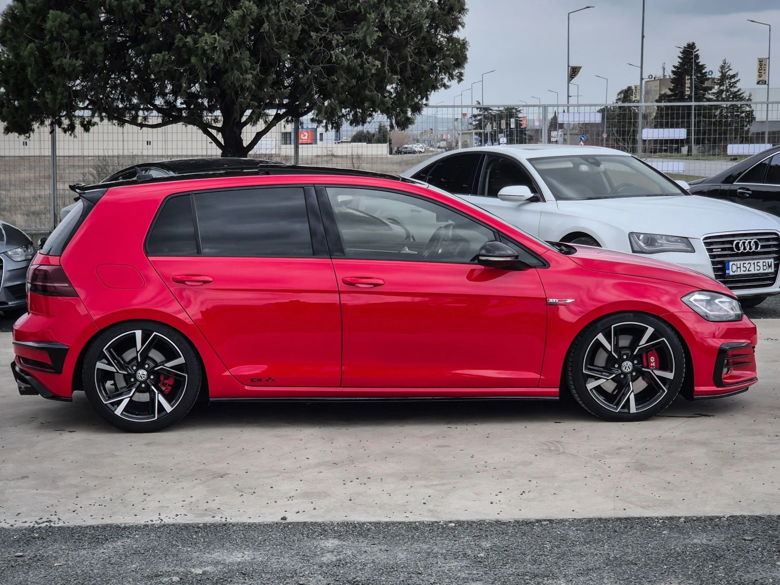 VW Golf 2.0 GTI AUTOBAHN Само за ценители, снимка 3 - Автомобили и джипове - 53889905