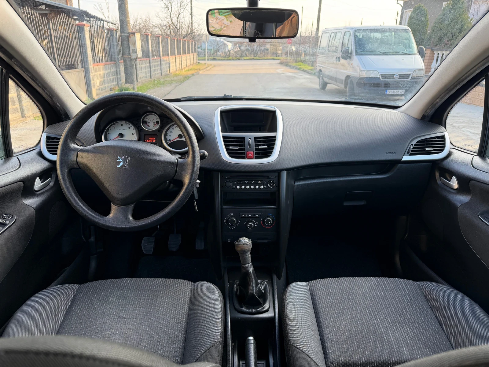 Peugeot 207 1.6HDI, снимка 8 - Автомобили и джипове - 53965407