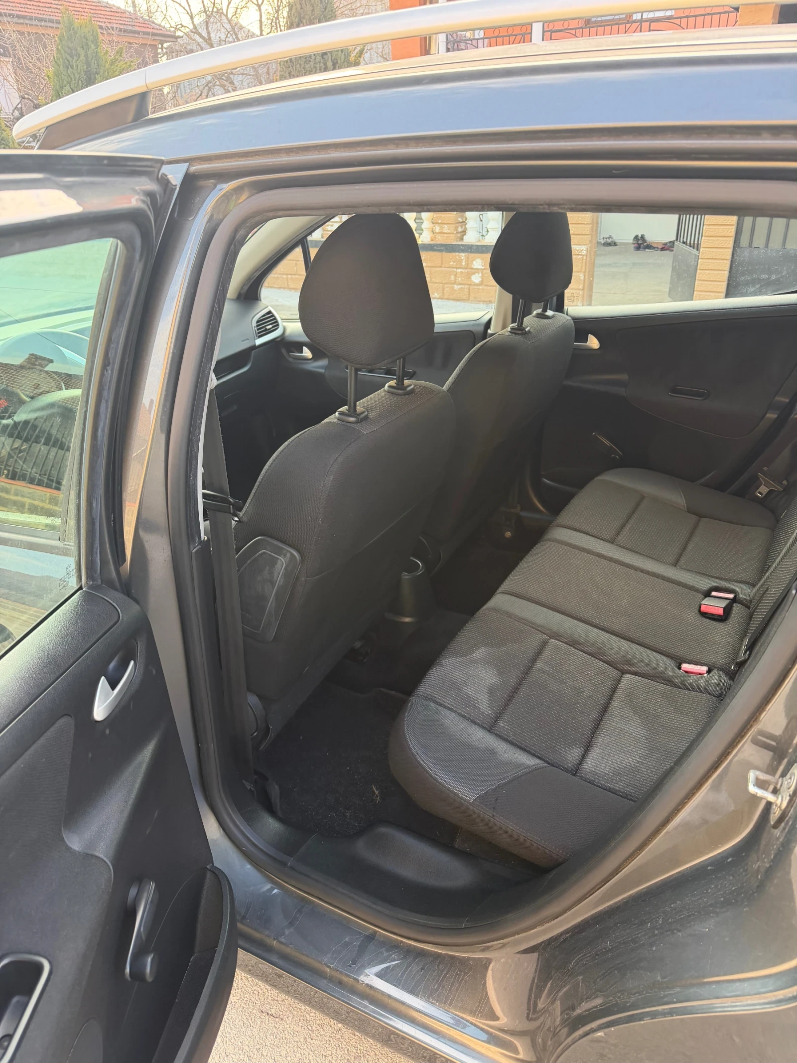 Peugeot 207 1.6HDI, снимка 7 - Автомобили и джипове - 53965407