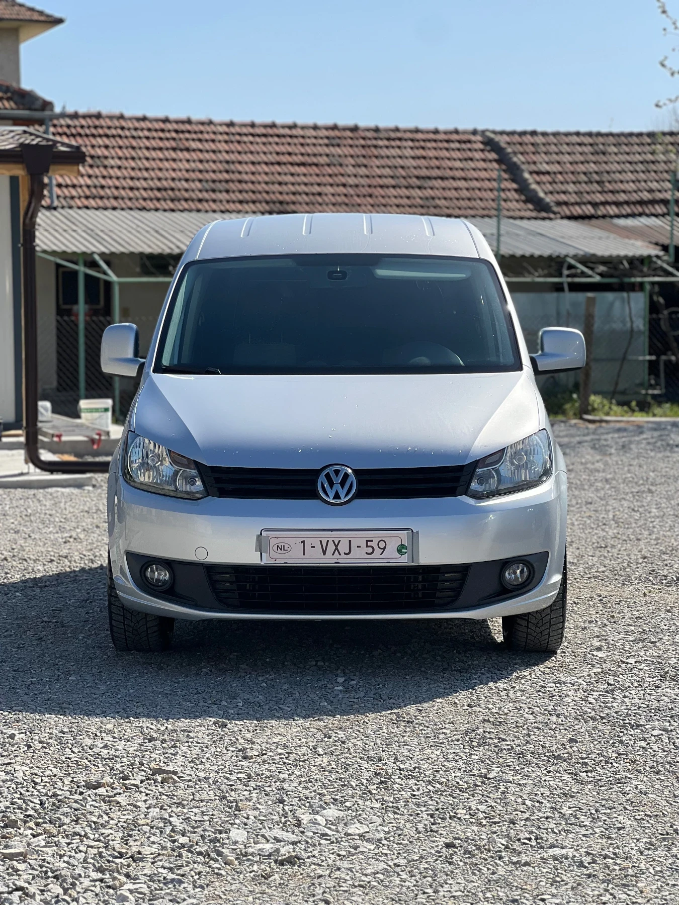 VW Caddy 1.6TDI, снимка 2 - Автомобили и джипове - 54223926