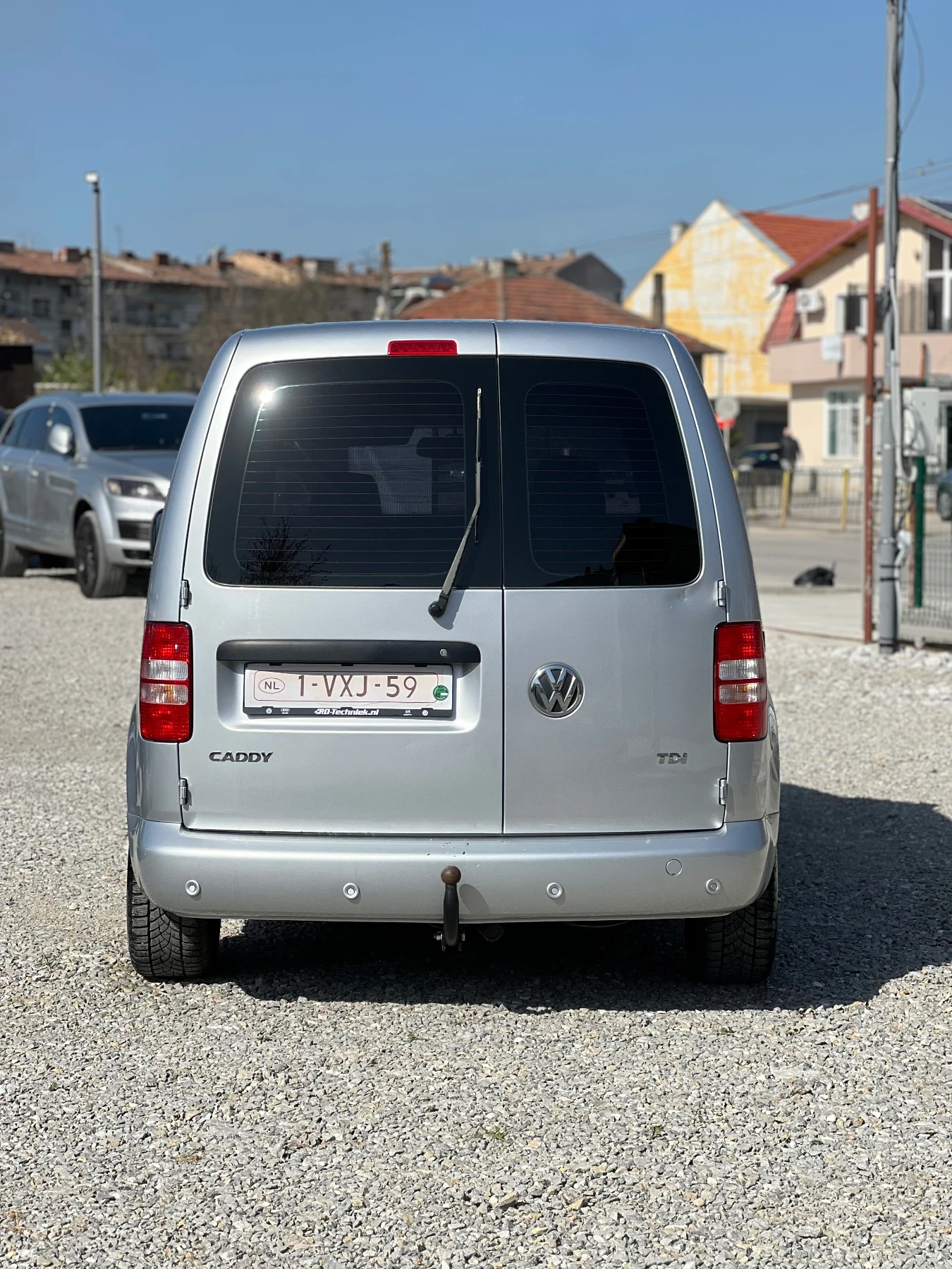 VW Caddy 1.6TDI, снимка 4 - Автомобили и джипове - 54223926