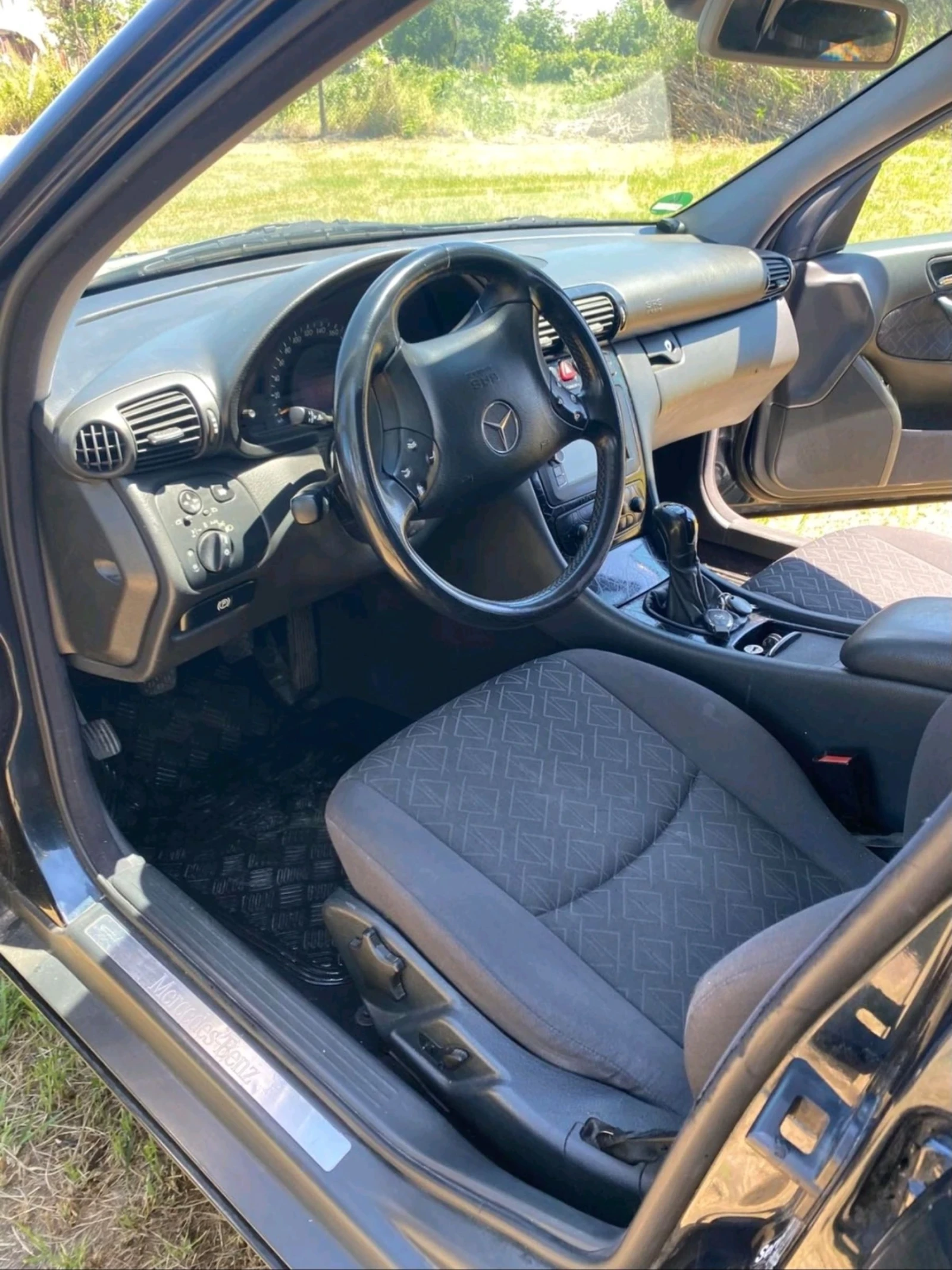 Mercedes-Benz C 180, снимка 5 - Автомобили и джипове - 54611325