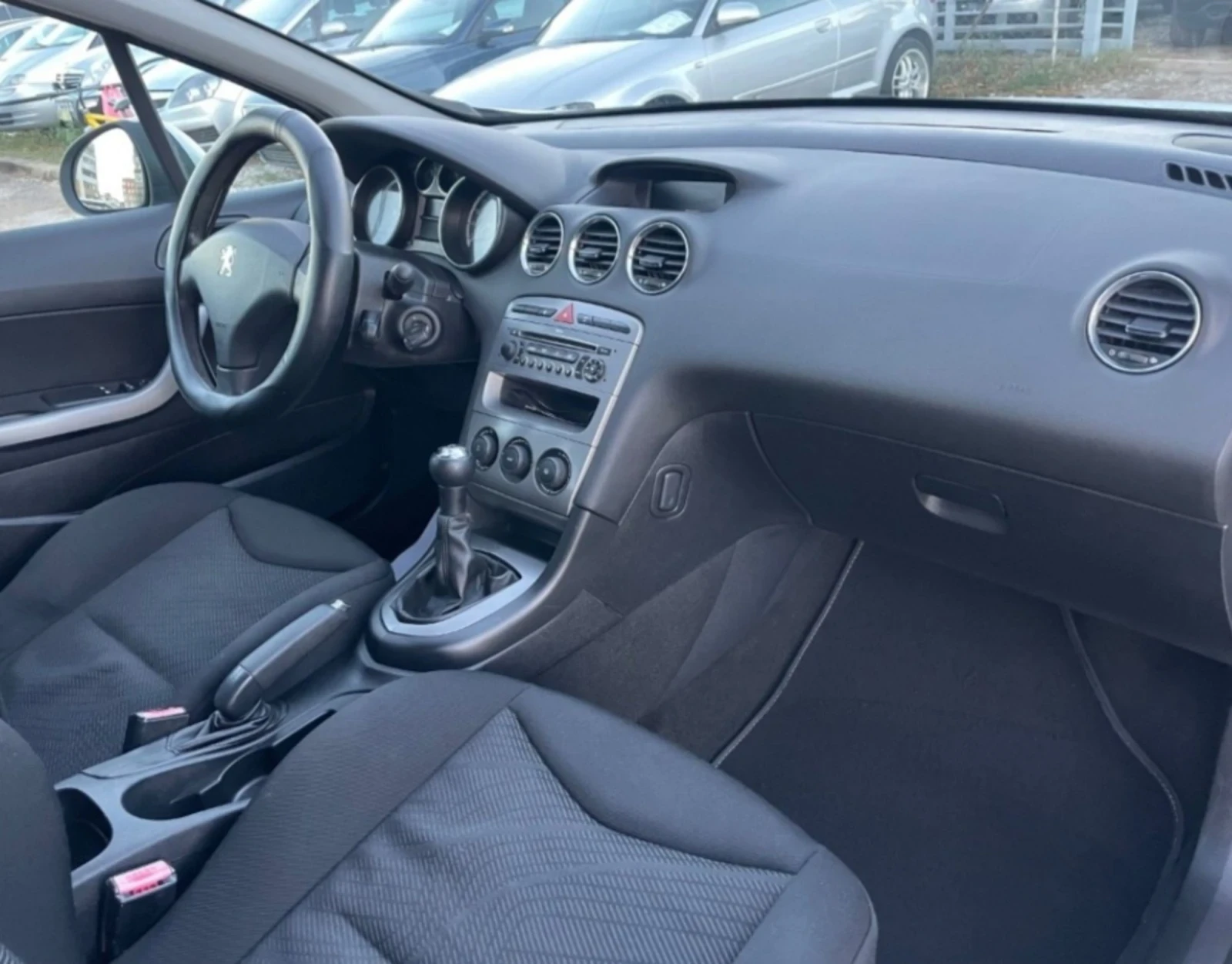 Peugeot 308 1.6 HDI, снимка 5 - Автомобили и джипове - 55006095
