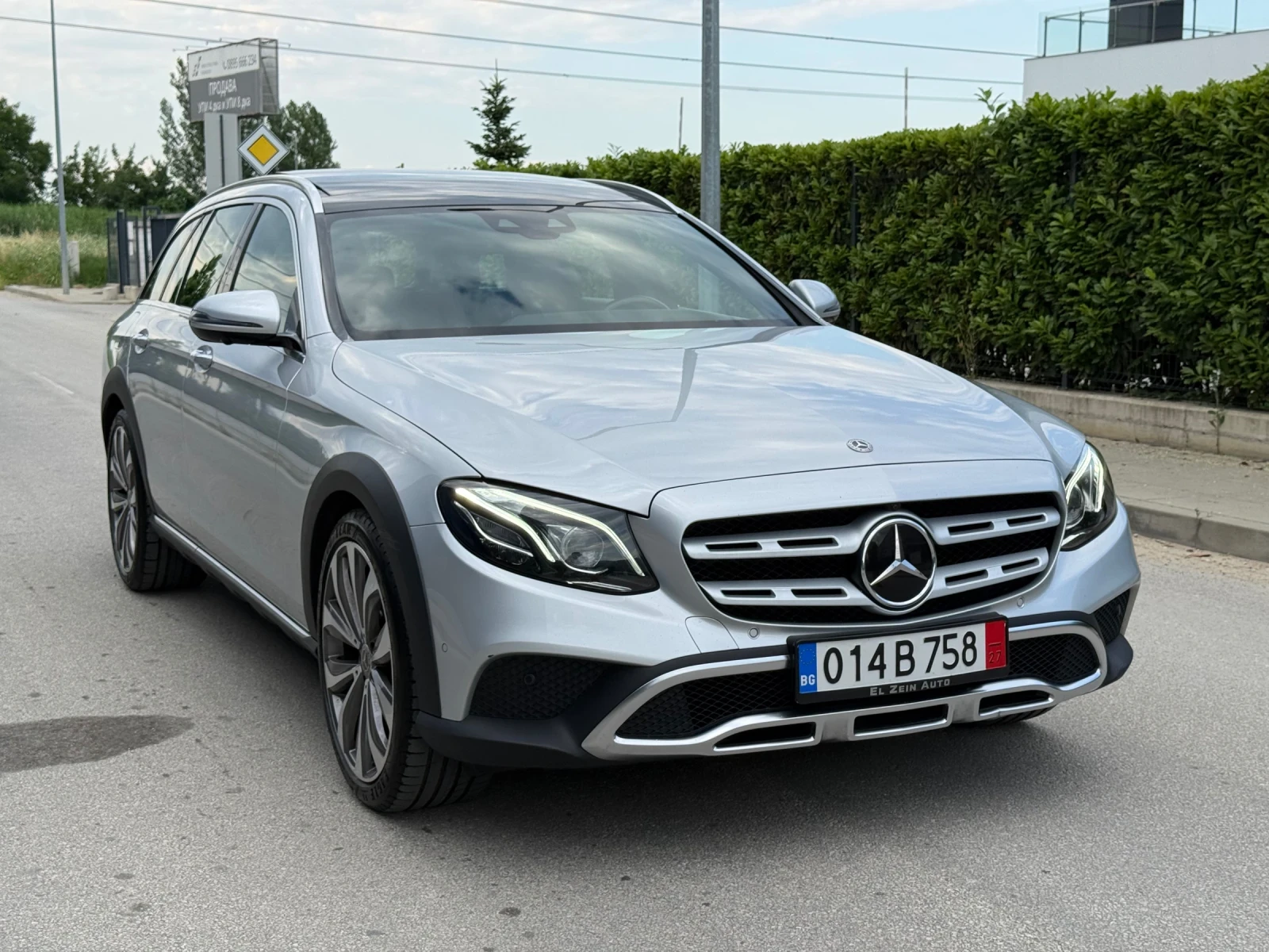Mercedes-Benz E 220 ALLTERRAIN/4x4/PremiumPlus/MULTIBEAM/BURMESTER/ИСТ, снимка 2 - Автомобили и джипове - 55075783