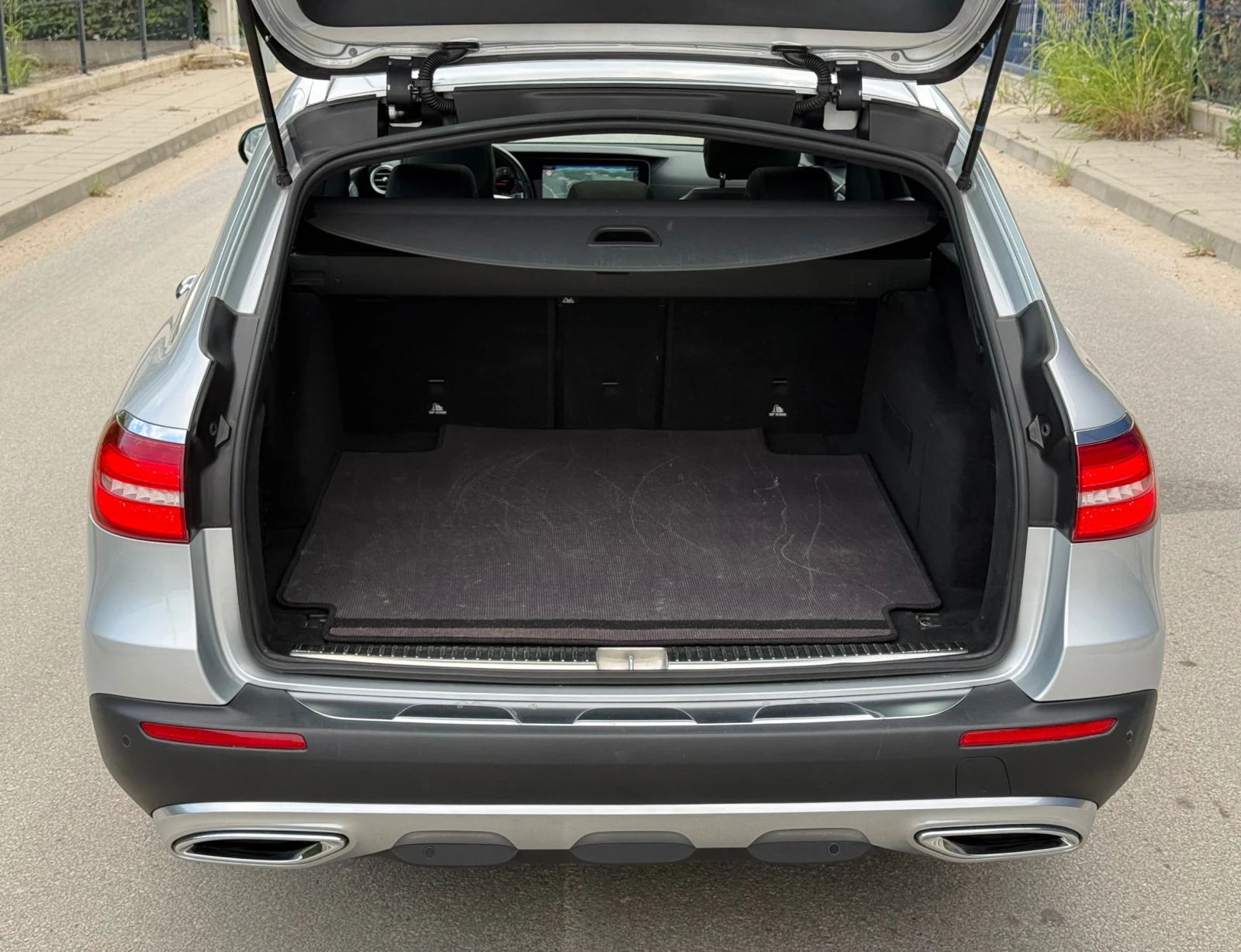 Mercedes-Benz E 220 ALLTERRAIN/4x4/PremiumPlus/MULTIBEAM/BURMESTER/ИСТ, снимка 4 - Автомобили и джипове - 55075783