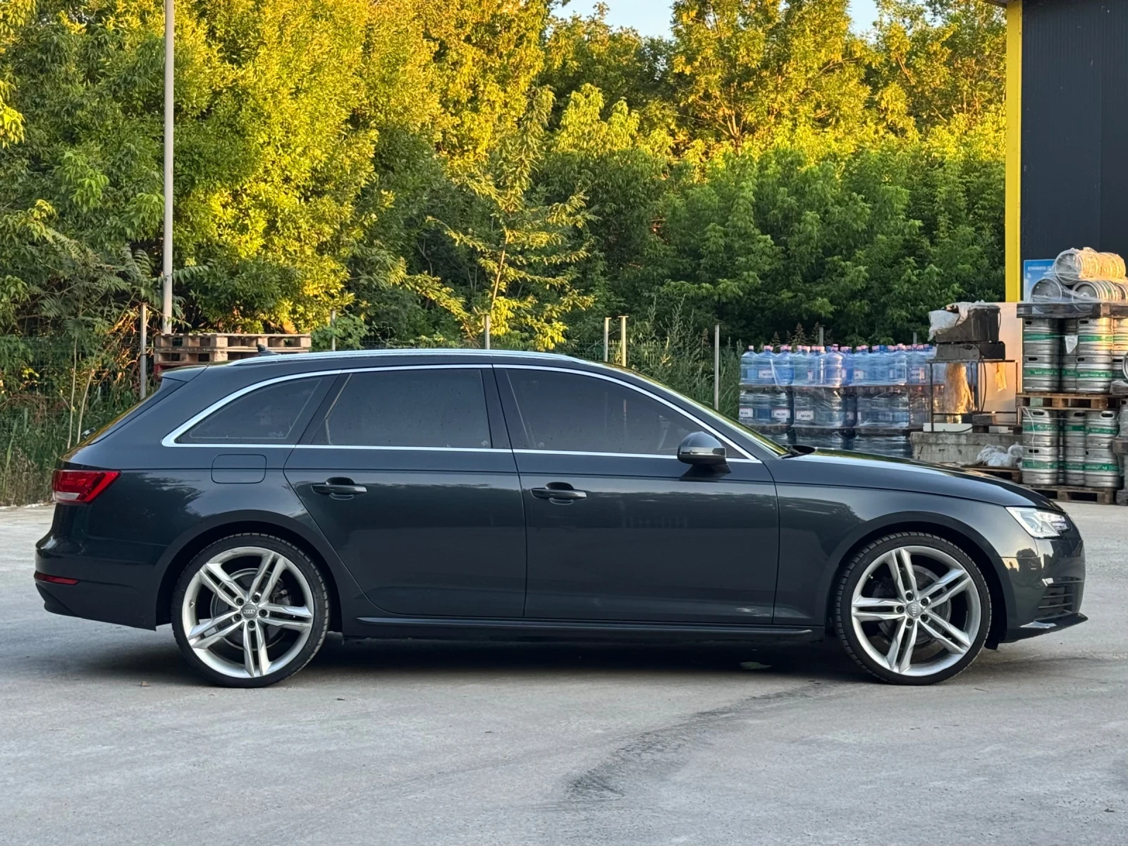 Audi A4 2.0TDI, снимка 5 - Автомобили и джипове - 55125735