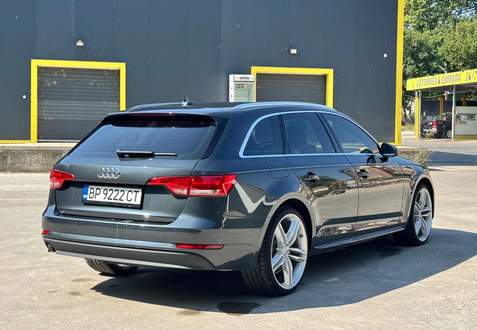 Audi A4 2.0TDI, снимка 7 - Автомобили и джипове - 55696705