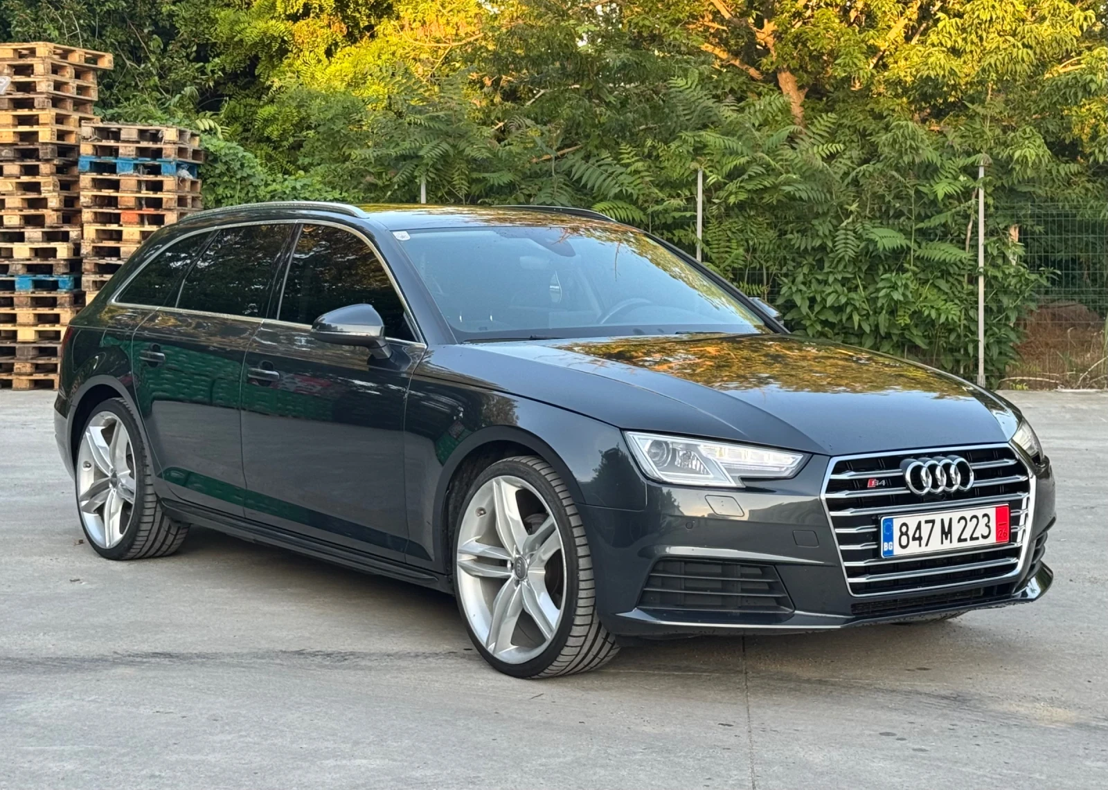 Audi A4 2.0TDI, снимка 4 - Автомобили и джипове - 55125735
