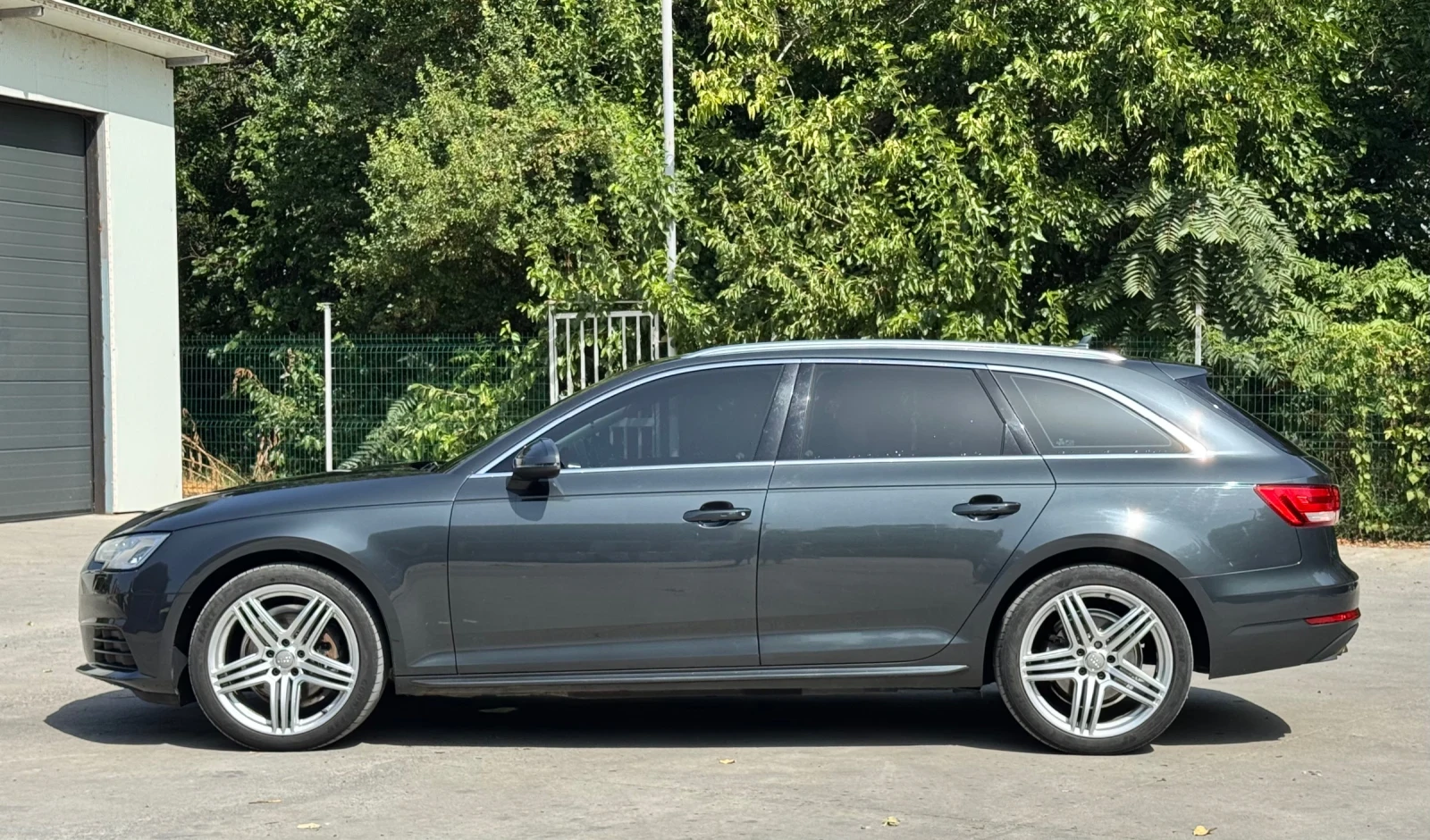 Audi A4 2.0TDI, снимка 5 - Автомобили и джипове - 55696705