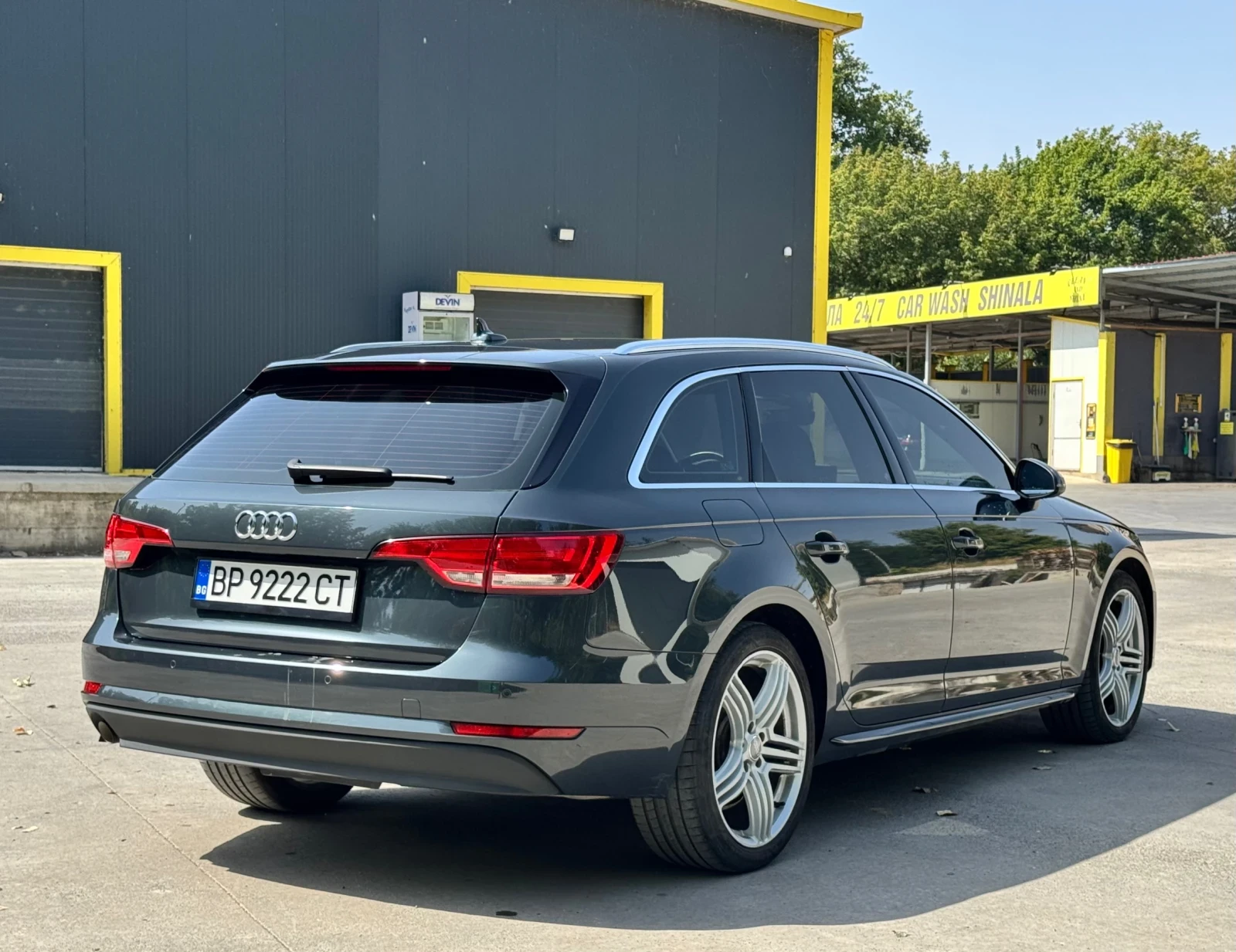 Audi A4 2.0TDI, снимка 7 - Автомобили и джипове - 55696705