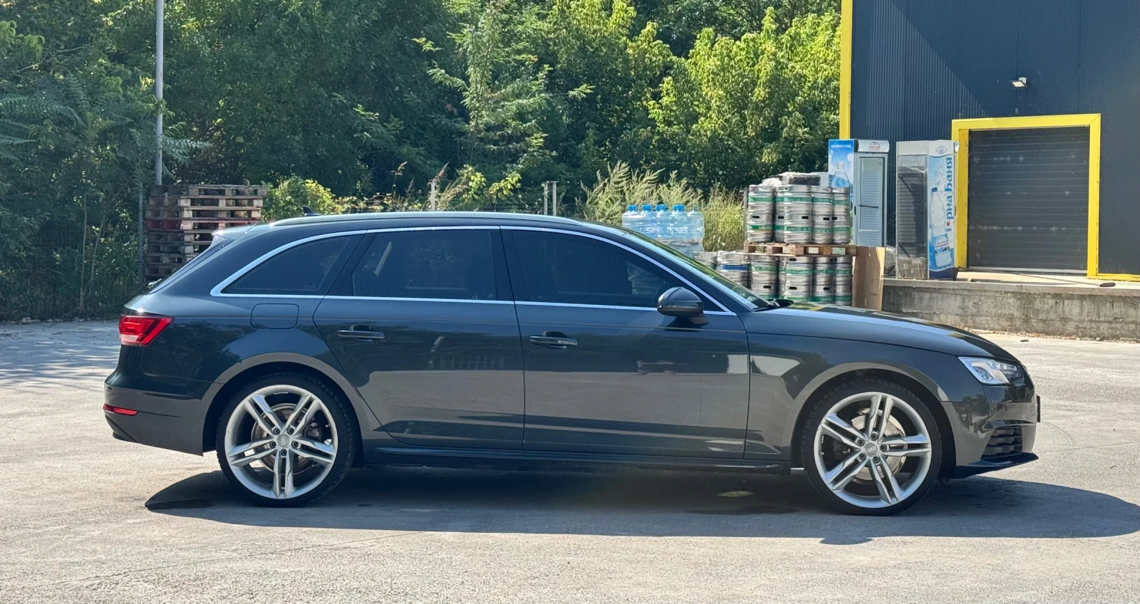Audi A4 2.0TDI, снимка 4 - Автомобили и джипове - 55696705