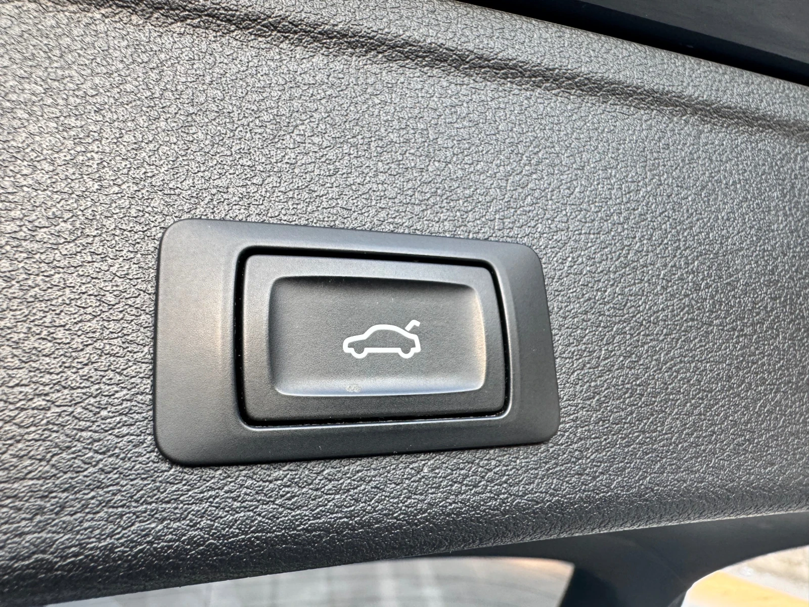 Audi A4 2.0TDI, снимка 14 - Автомобили и джипове - 55696705