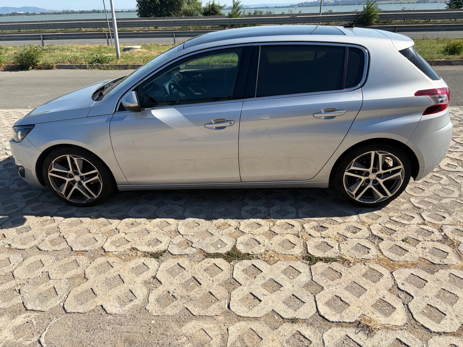 Peugeot 308 1.6 HDI Alure, снимка 8 - Автомобили и джипове - 55531575