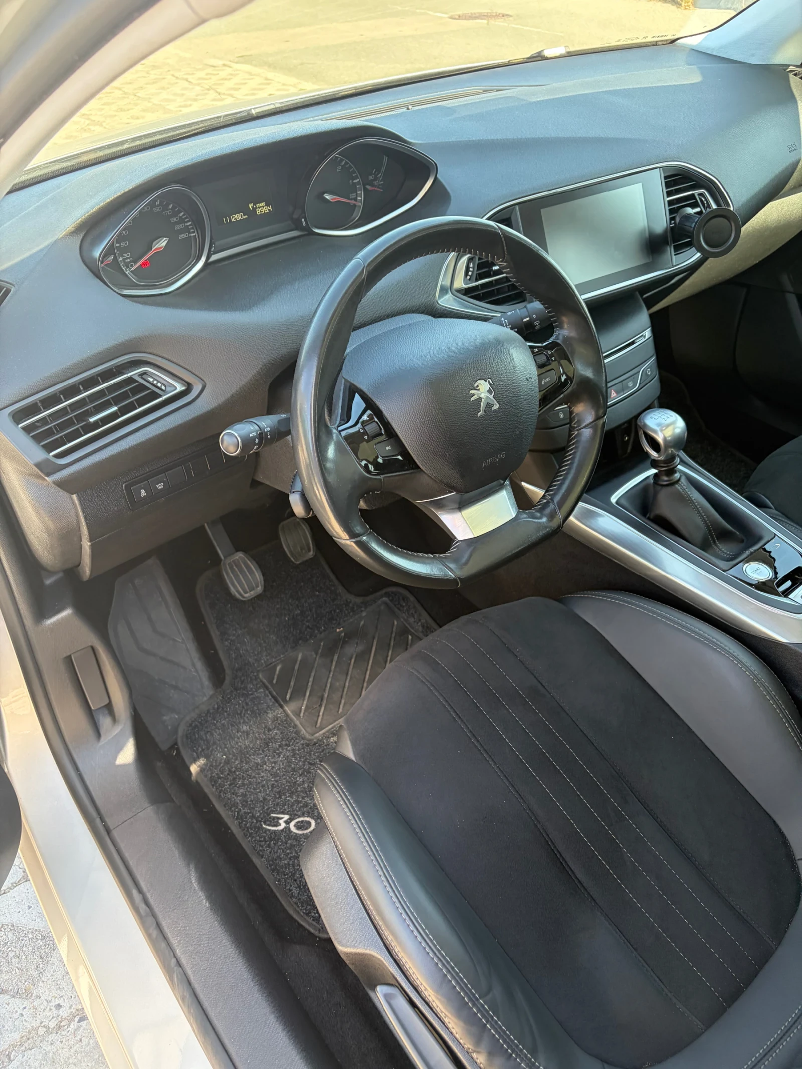 Peugeot 308 1.6 HDI Alure, снимка 10 - Автомобили и джипове - 55531575