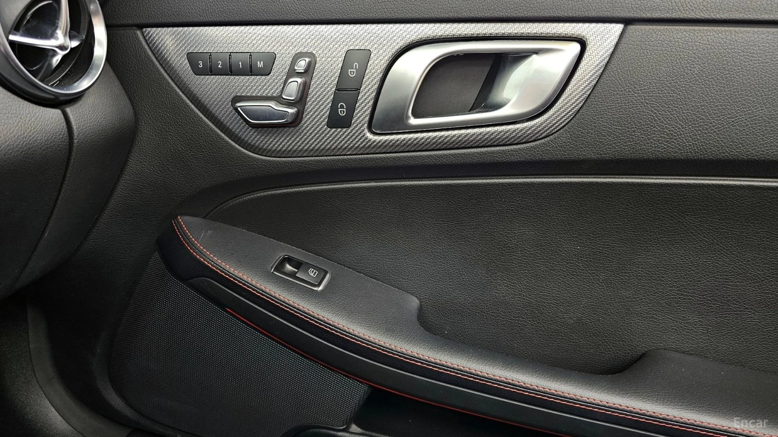 Mercedes-Benz SLC 200* КОЖА* ПОДГРЕВ* КАМЕРА, снимка 16 - Автомобили и джипове - 55594784