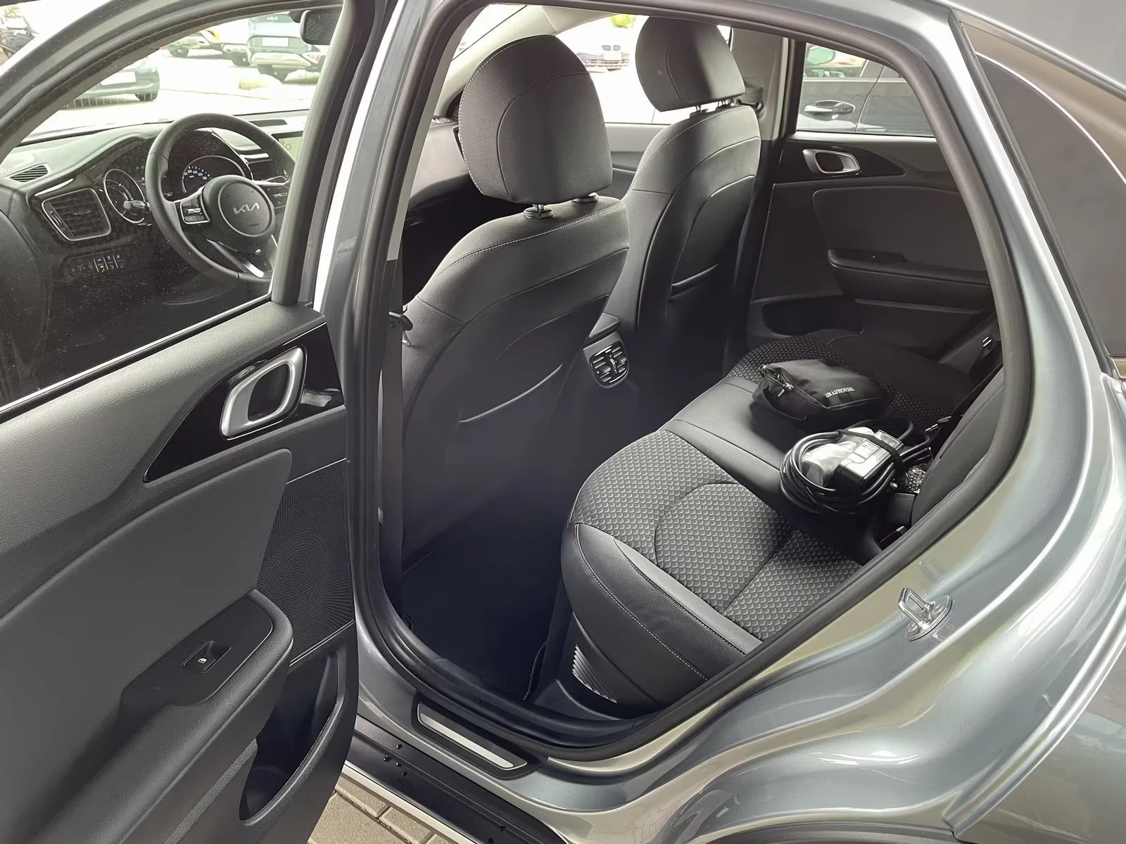 Kia XCeed PHEV/141HP/SPIRIT/CAM/AHK/NAVI/LED/CPLAY/594q, снимка 11 - Автомобили и джипове - 55662130