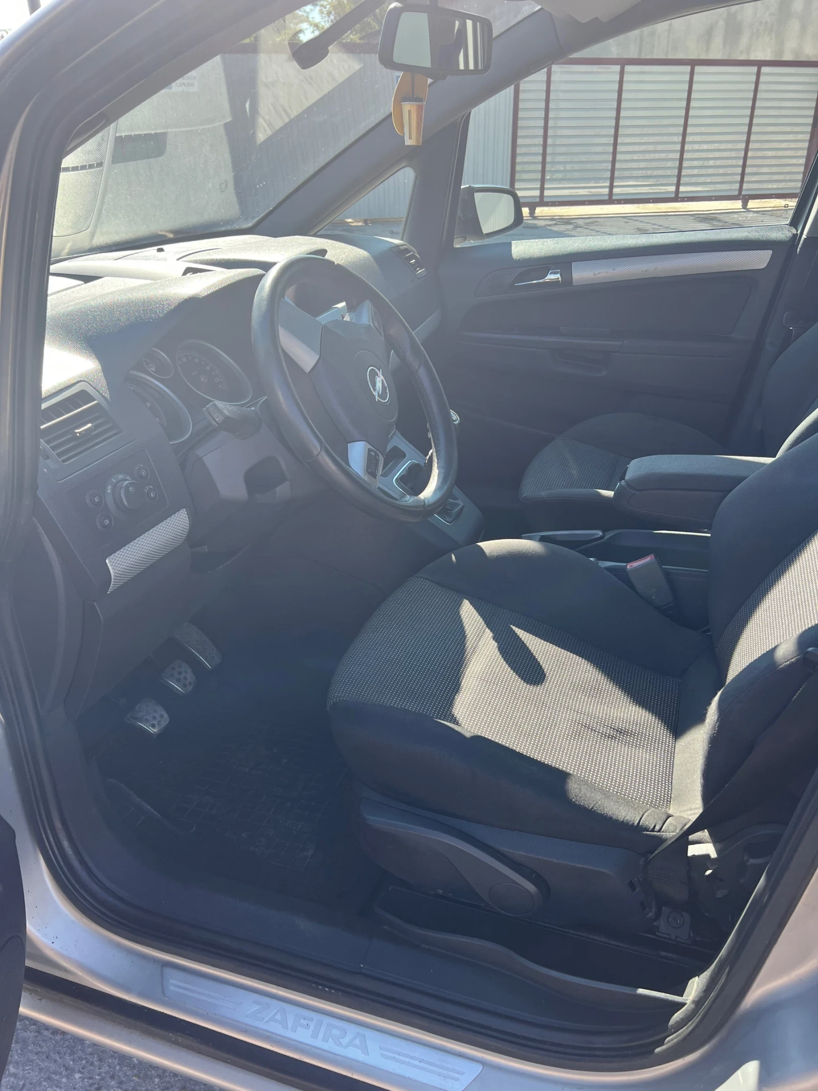 Opel Zafira, снимка 6 - Автомобили и джипове - 55848542