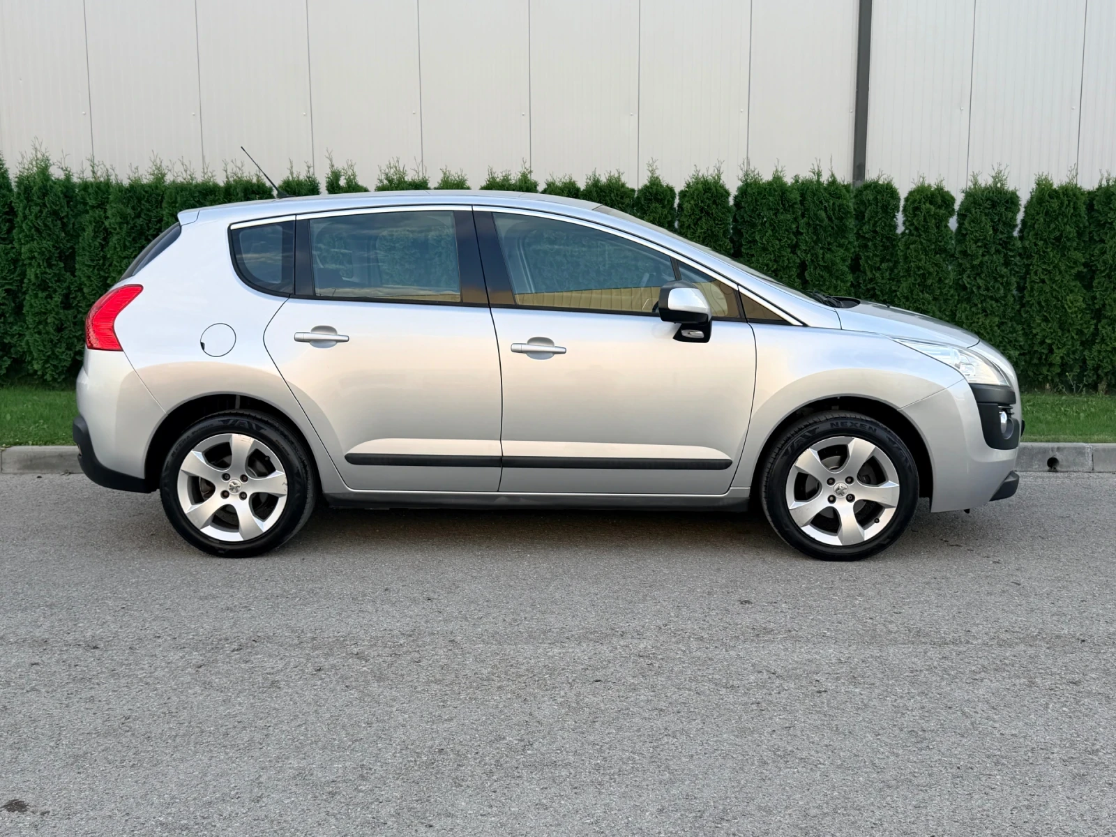 Peugeot 3008  1.6 HDi | АВТОМАТ | ИТАЛИЯ | 180 000 Хил.км, снимка 8 - Автомобили и джипове - 56168599