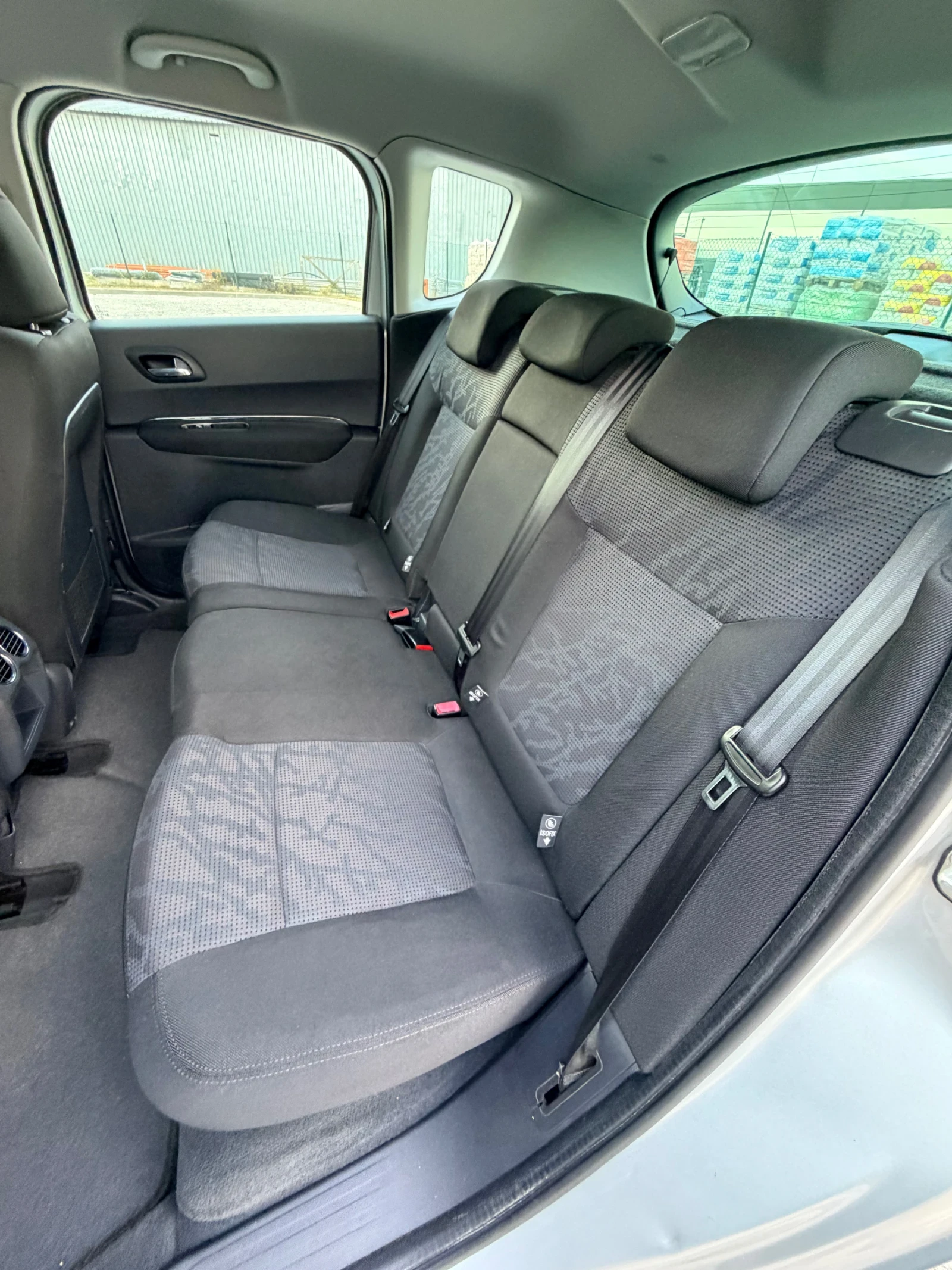 Peugeot 3008  1.6 HDi | АВТОМАТ | ИТАЛИЯ | 180 000 Хил.км, снимка 13 - Автомобили и джипове - 56168599