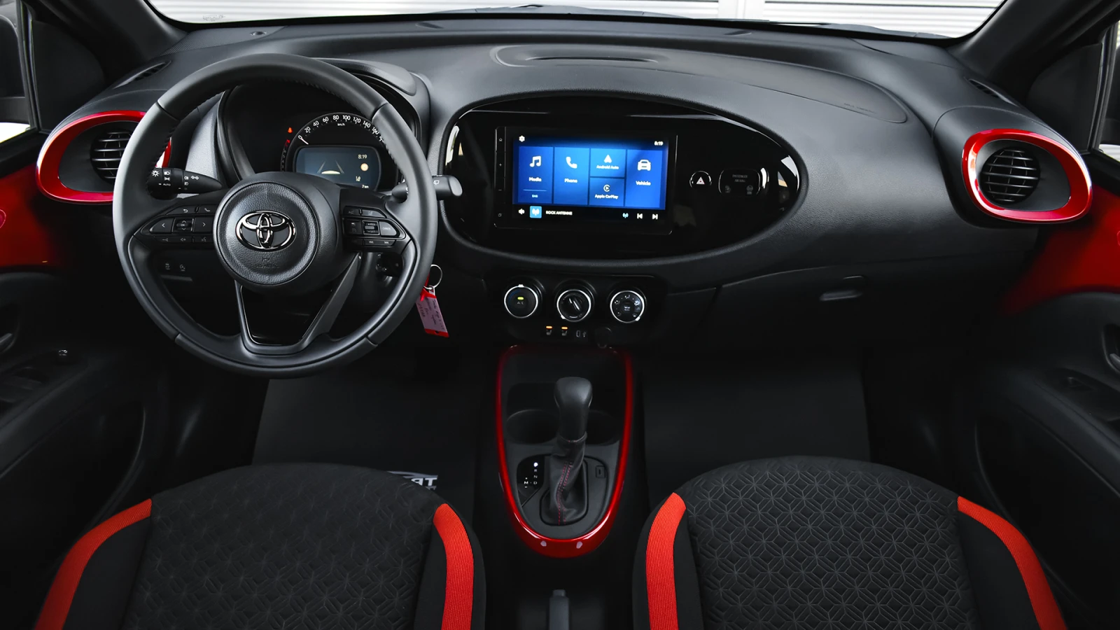 Toyota Aygo X PULSE 1.0 VVT-i S-CVT, снимка 8 - Автомобили и джипове - 56211659