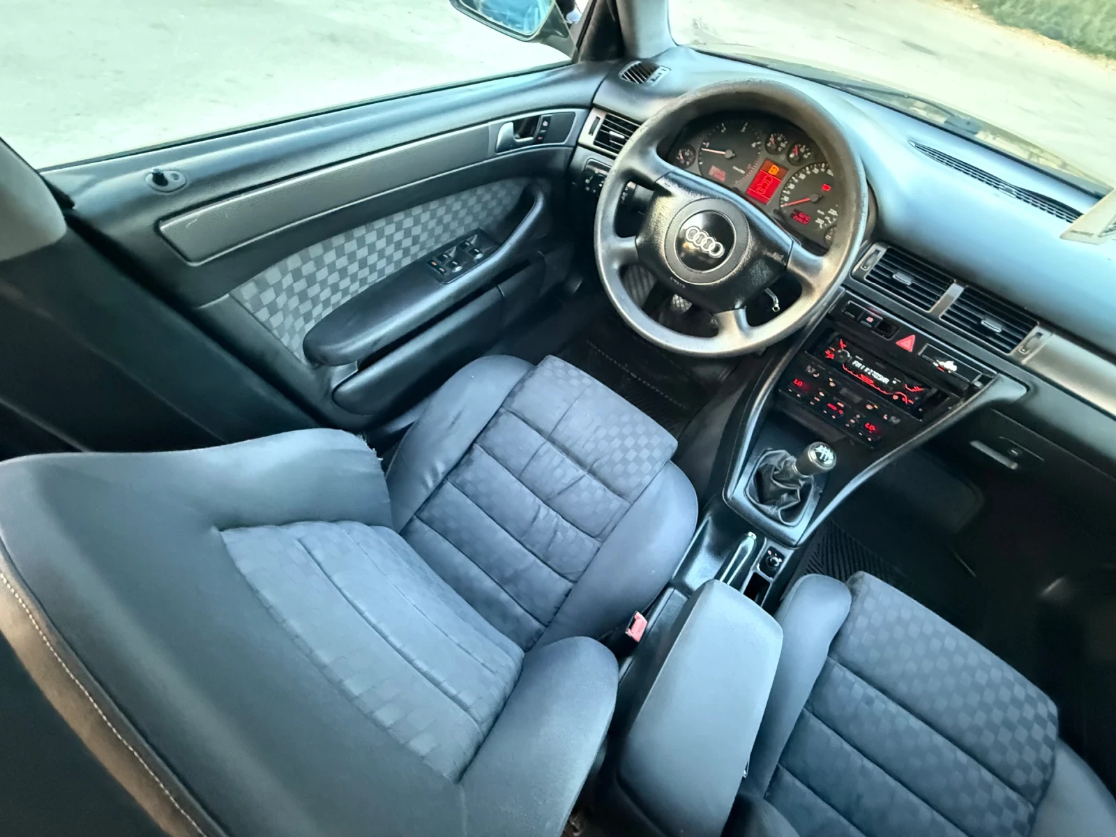 Audi A6 2.5TDI 150К.С. ЛИЗИНГ, снимка 15 - Автомобили и джипове - 56447244
