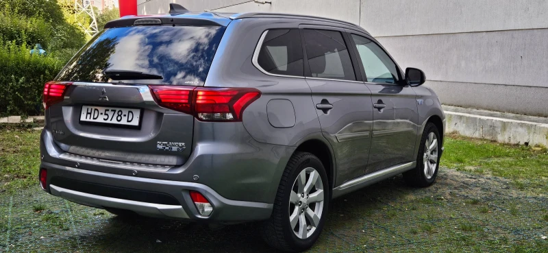 Mitsubishi Outlander PHEV , дистроник , Full Max !!! 4х4, снимка 3 - Автомобили и джипове - 47621457