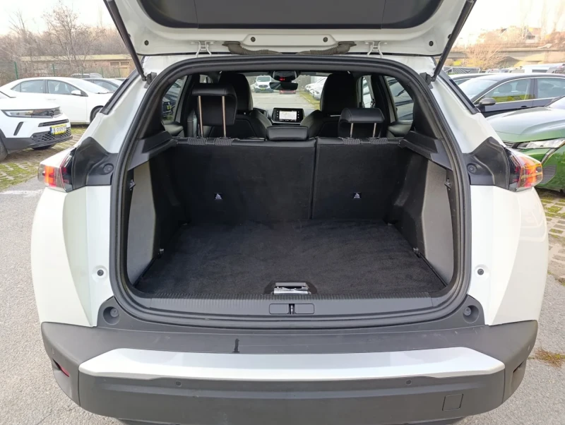 Peugeot 2008 1.2 PureTech 130 к.с. EAT8 GT, снимка 13 - Автомобили и джипове - 52660051