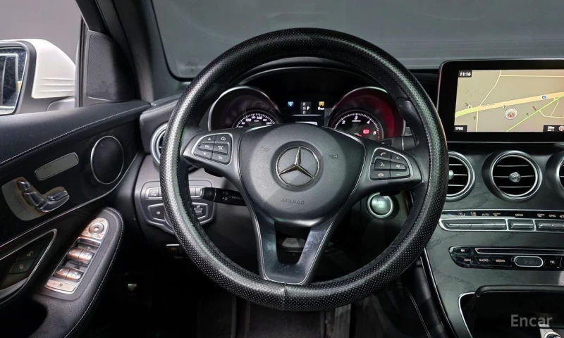 Mercedes-Benz GLC 220, снимка 13 - Автомобили и джипове - 52962248