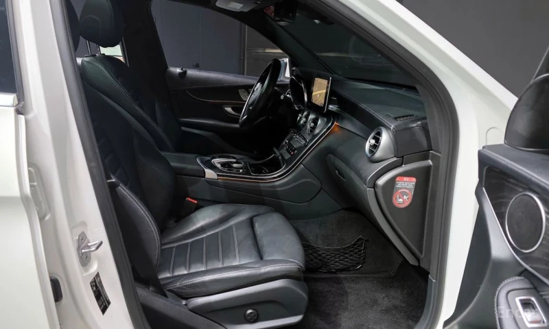 Mercedes-Benz GLC 220, снимка 11 - Автомобили и джипове - 52962248