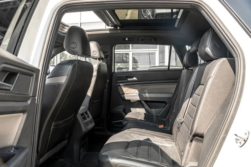 VW Atlas * Cross Sport* Highline* AWD* CARFAX* АВТО КРЕДИТ*, снимка 8 - Автомобили и джипове - 53355401