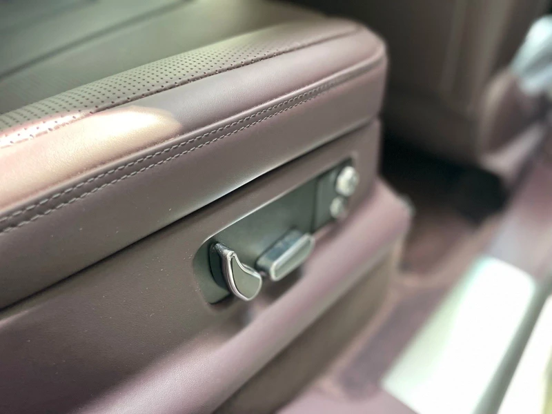 Bentley Bentayga V8/ TOURING/ 4-SEATS/ PANO/ DYNAMIC RIDE/ - 173880 EUR - 90386848 | Car24.bg