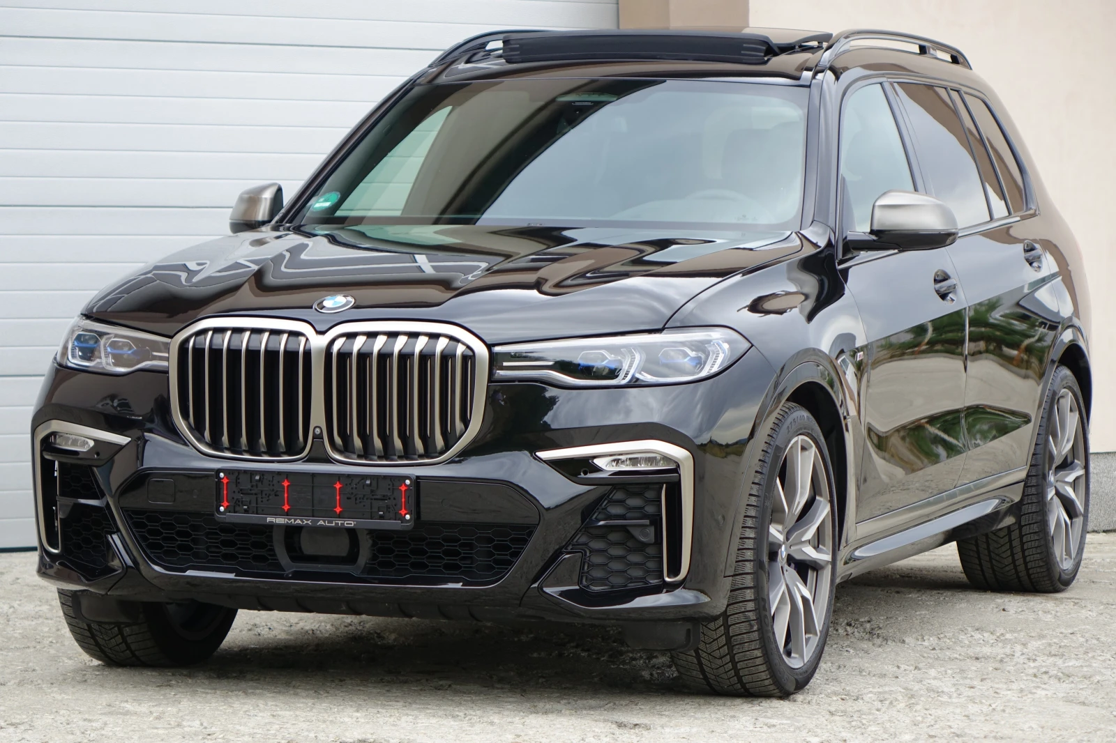 BMW X7 M-PAKET* xDRIVE* SWAROVSKI* SKY* LASER LIGHTS* PAN - изображение 5